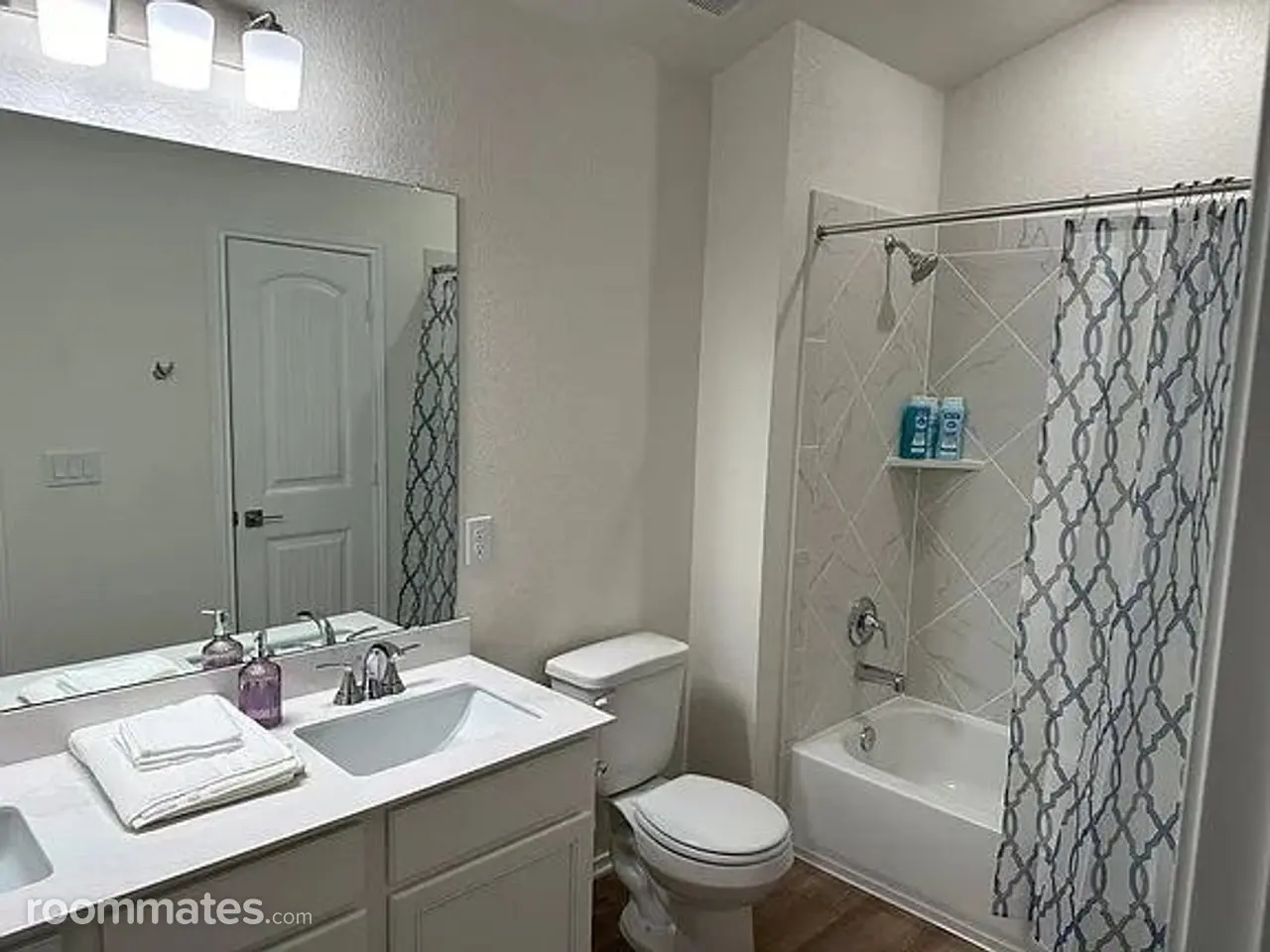 Profile photo 3 of 4