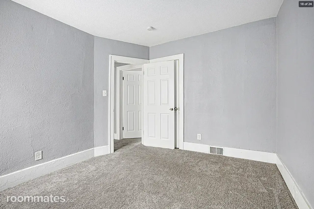 Profile photo 8 of 10