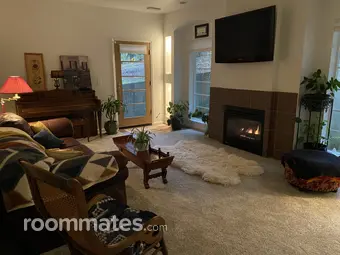 Room for rent in Eugene, OR $800, house