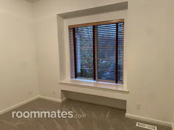 Room for rent in Eugene, OR $800, house