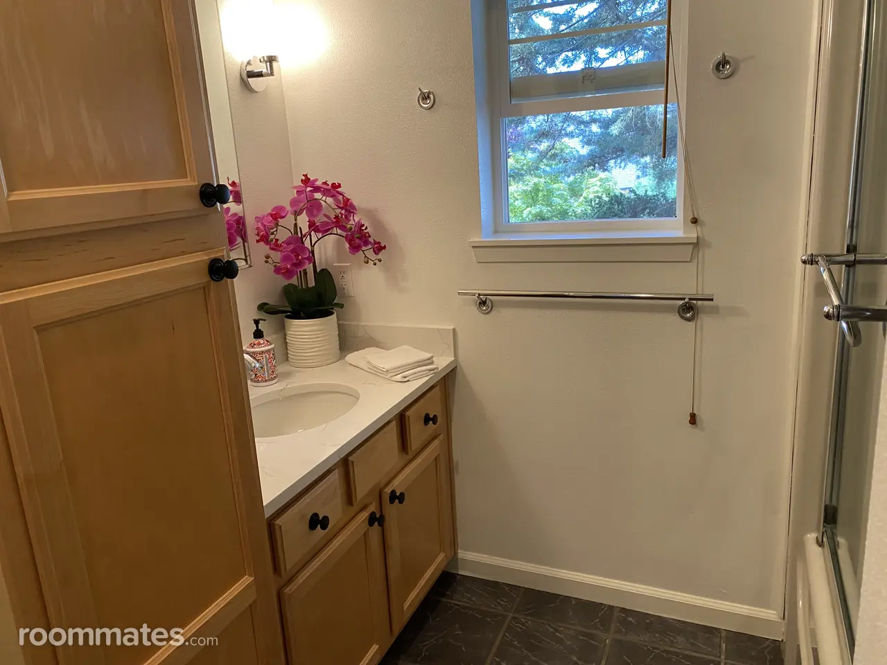 Profile photo 6 of 13