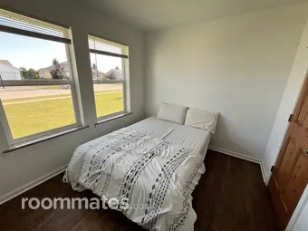 Room for rent in Belvidere, IL $1200, house