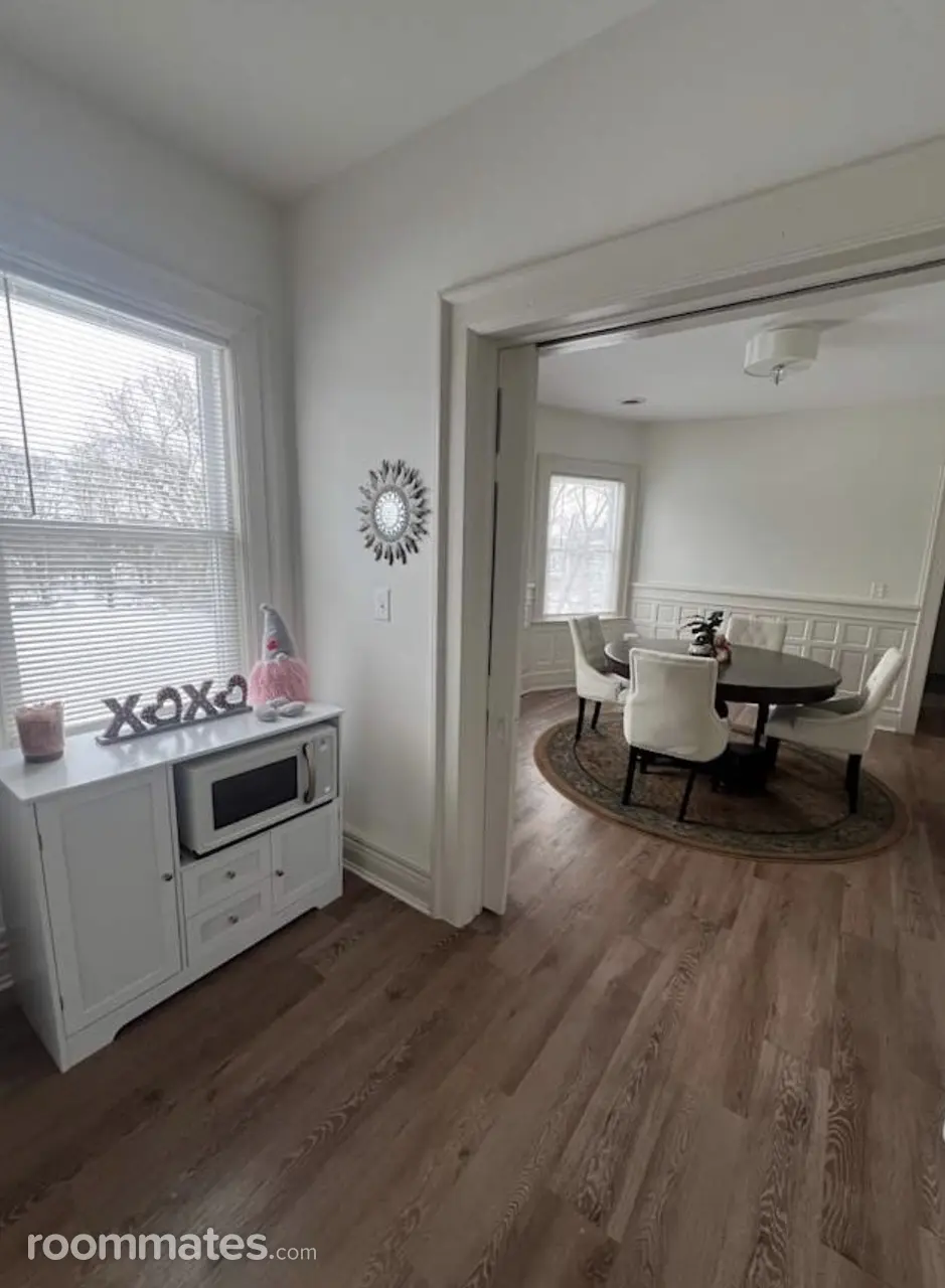 Profile photo 7 of 11