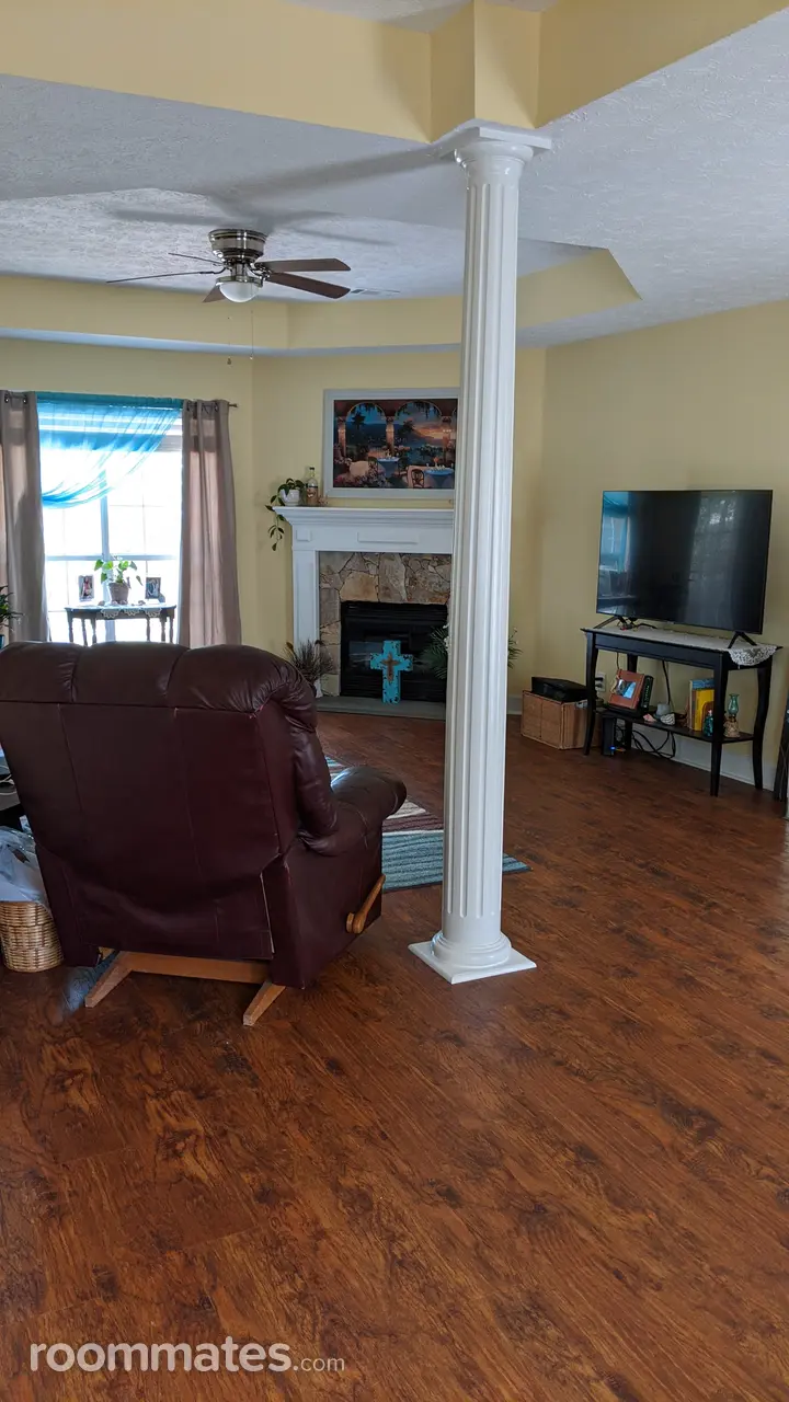 Profile photo 3 of 9