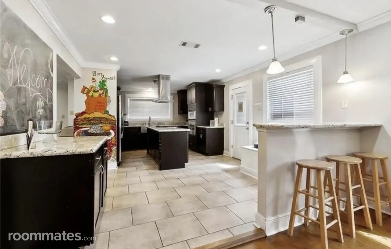 Profile photo 5 of 11