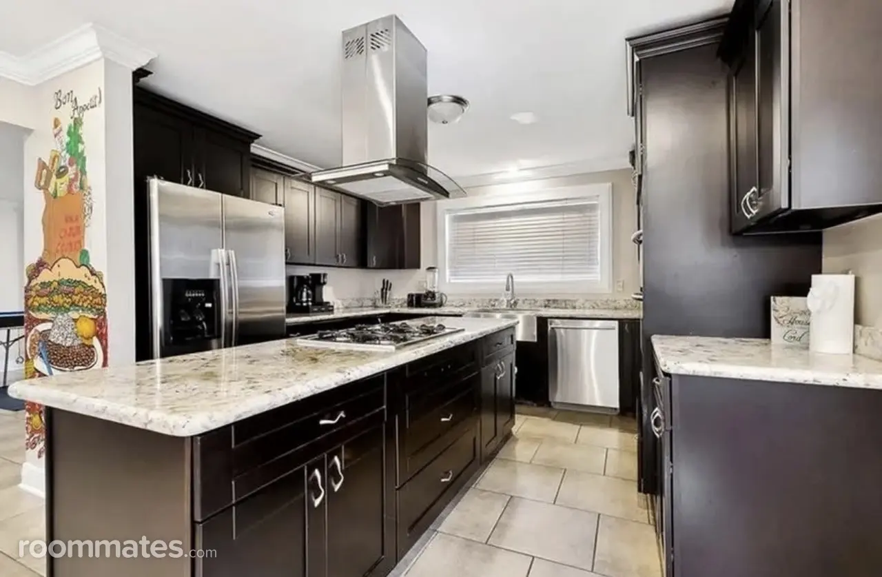 Profile photo 4 of 11