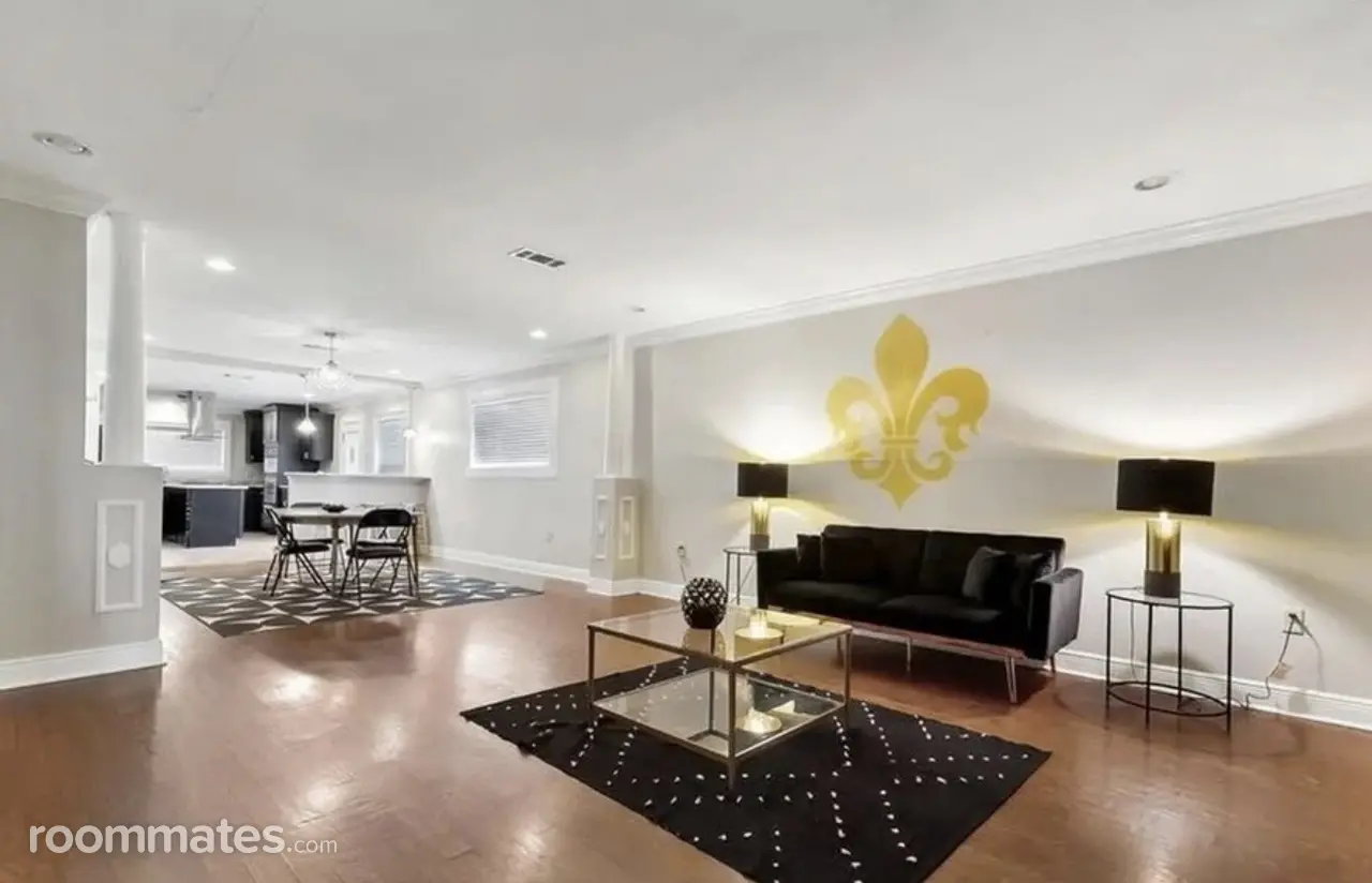 Profile photo 2 of 11