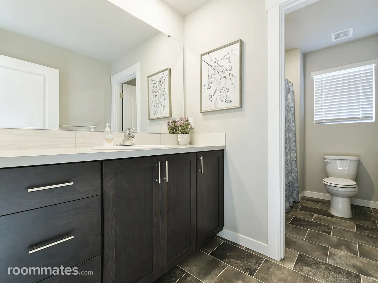 Profile photo 7 of 18