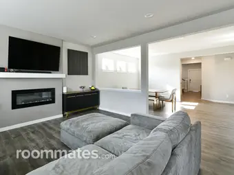 Room for rent in South Hill, WA $950, house