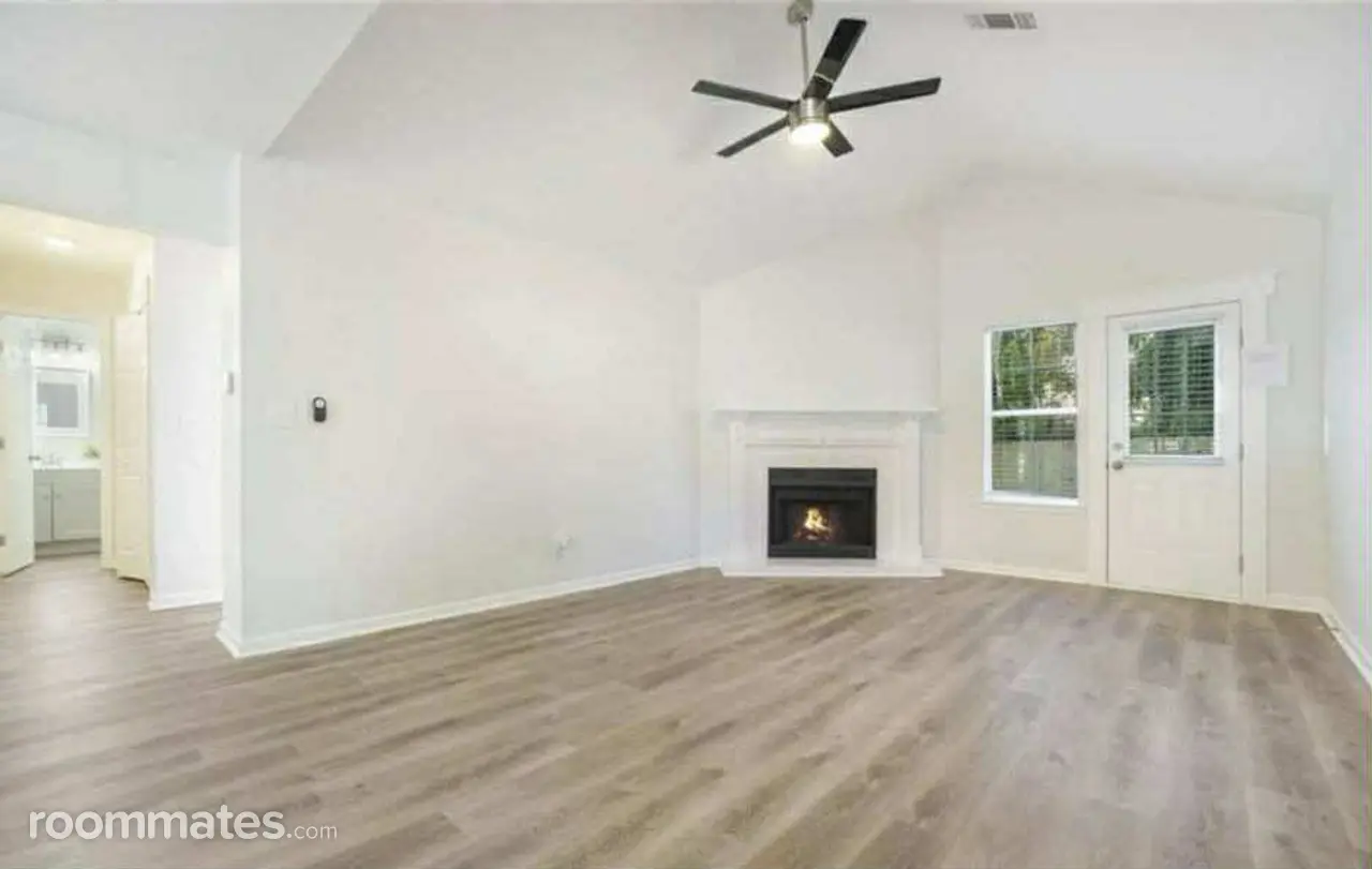 Profile photo 6 of 9