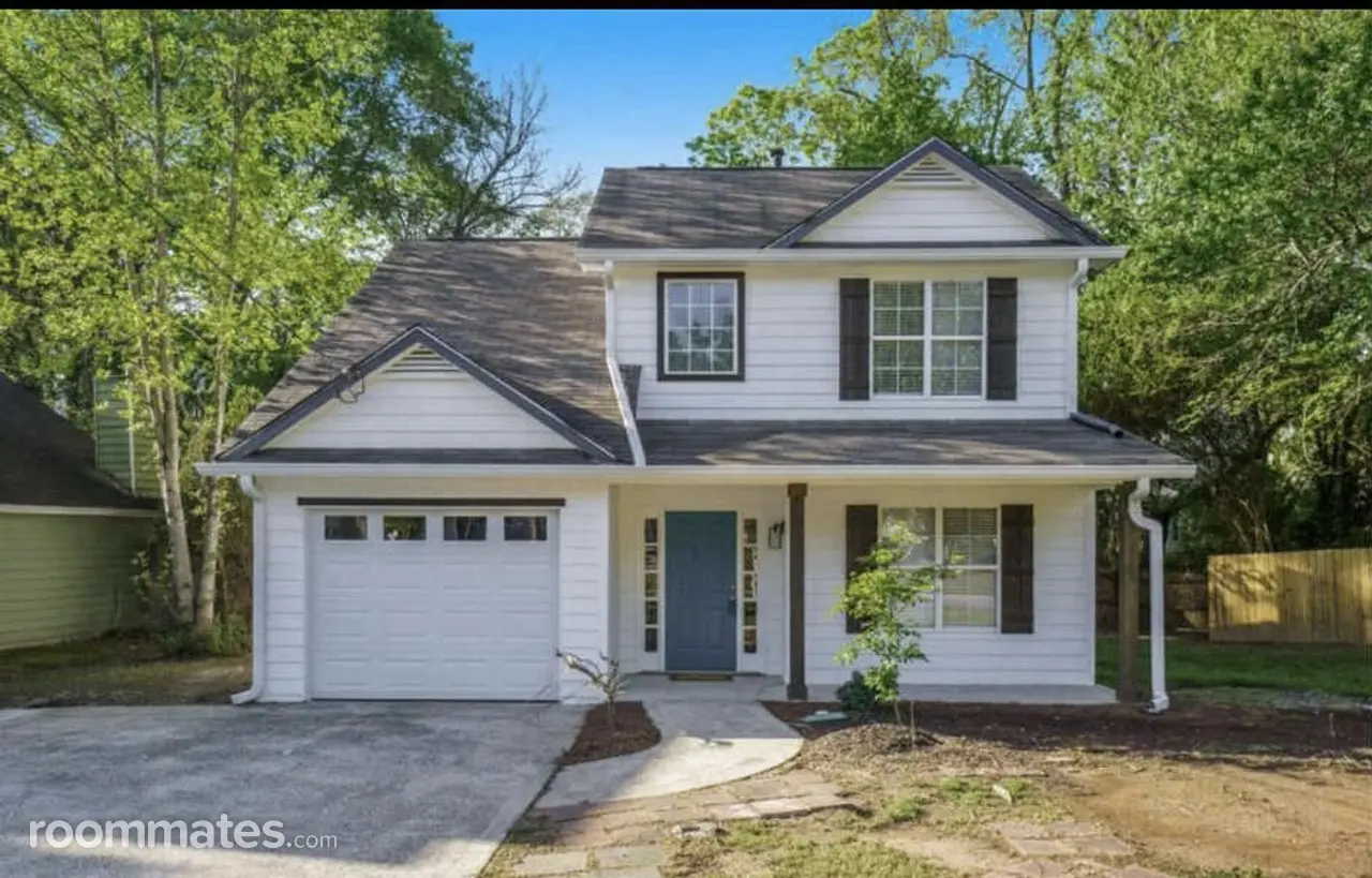 Profile photo 3 of 9