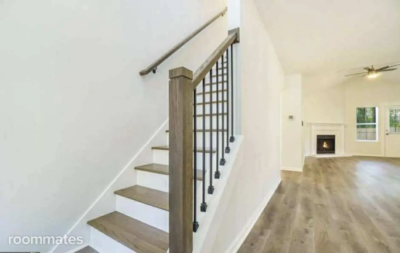 Profile photo 8 of 9