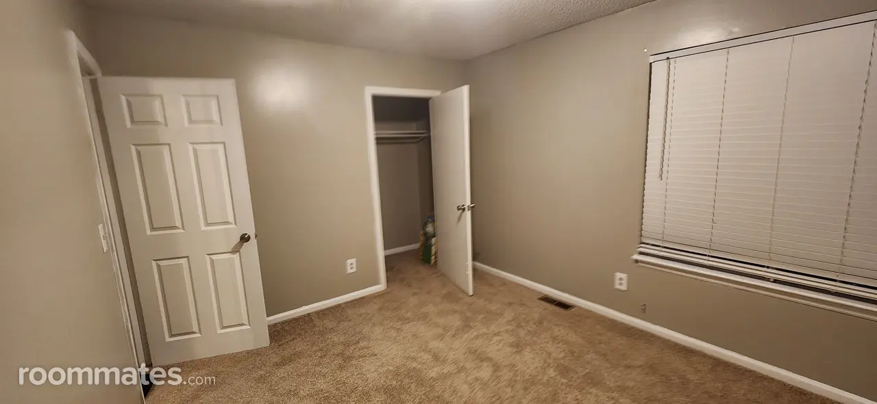 Profile photo 5 of 14