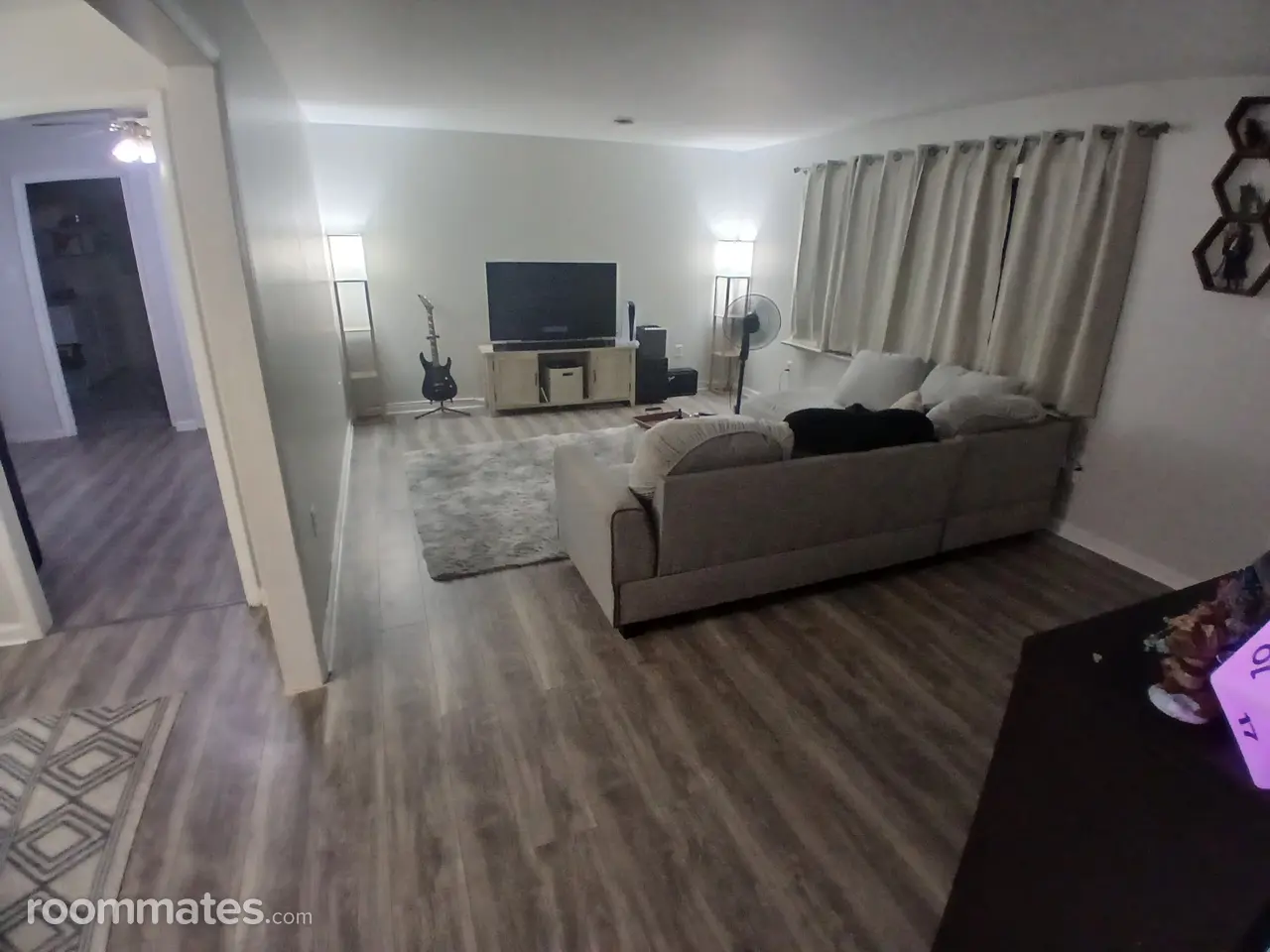 Profile photo 7 of 10