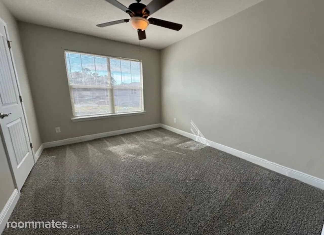 Profile photo 2 of 4