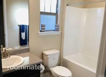 Room for rent in Pensacola, FL $800, house