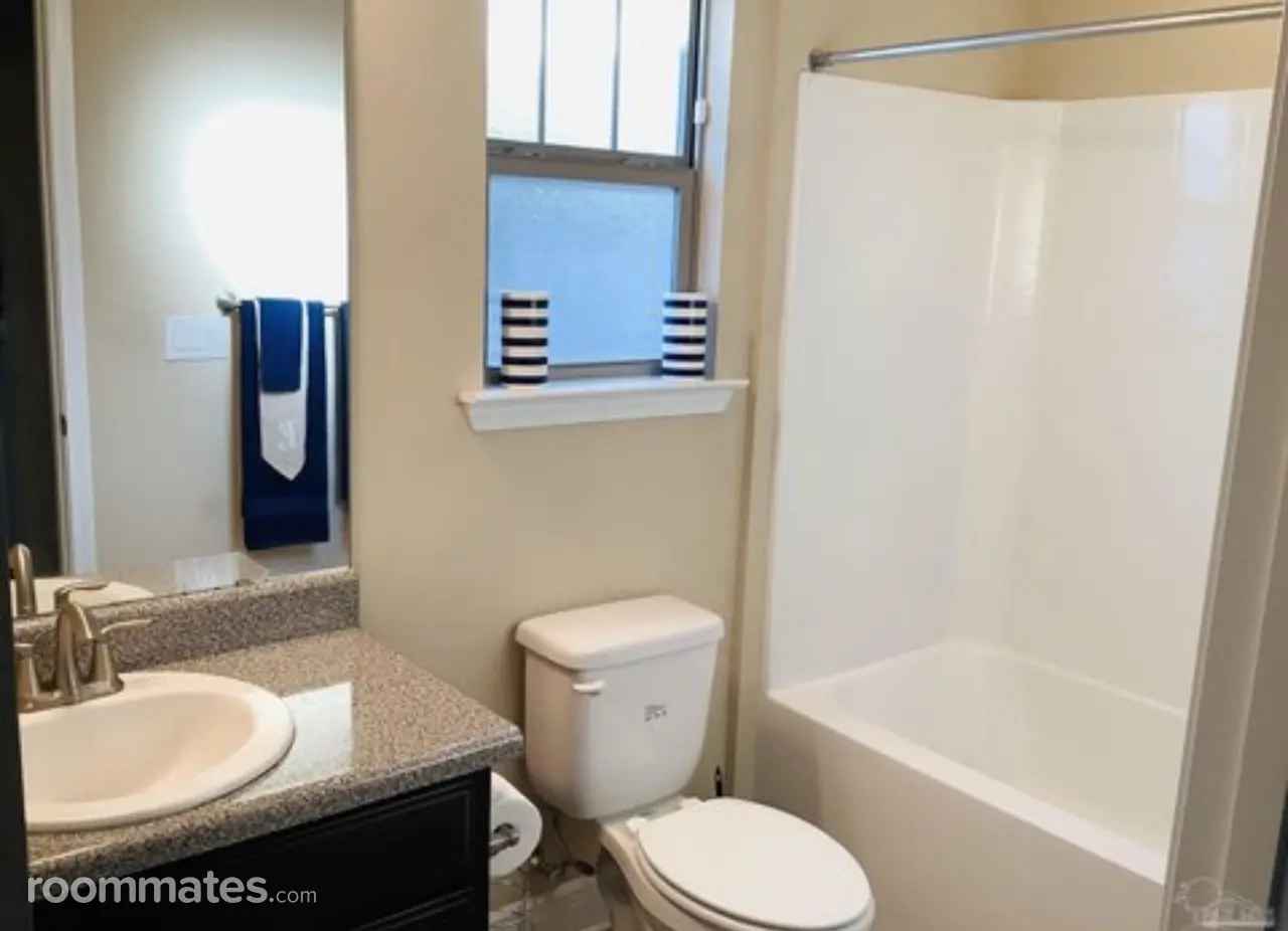 Profile photo 3 of 4