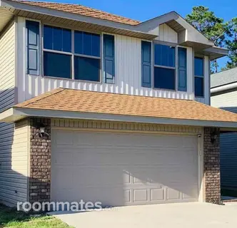 Room for rent in Pensacola, FL $800, house