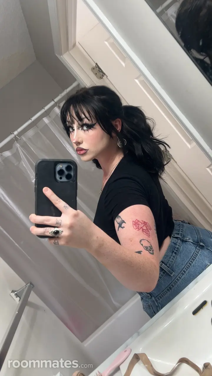 Profile photo 1 of 1