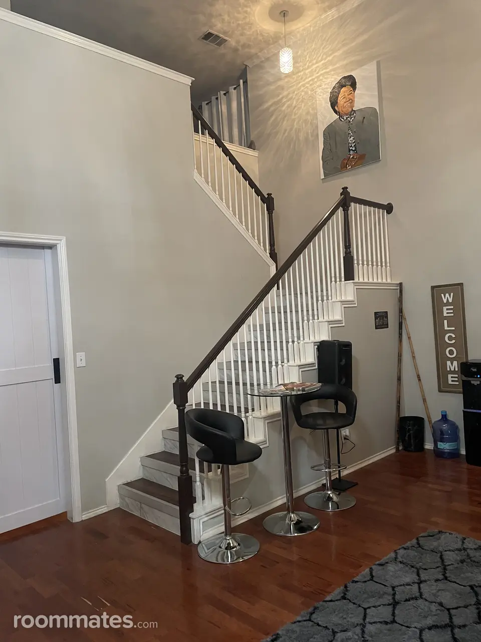 Profile photo 1 of 4