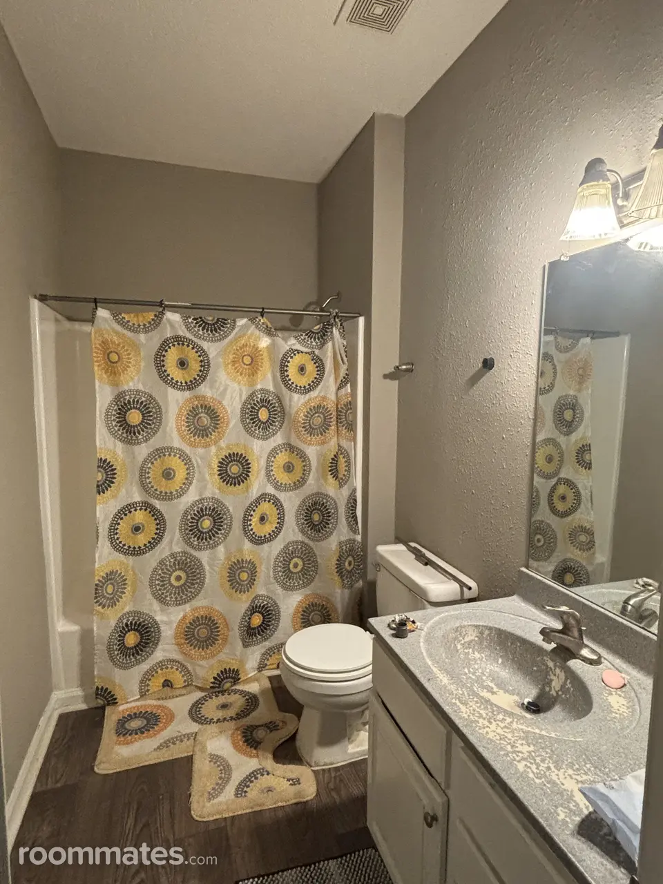 Profile photo 7 of 16