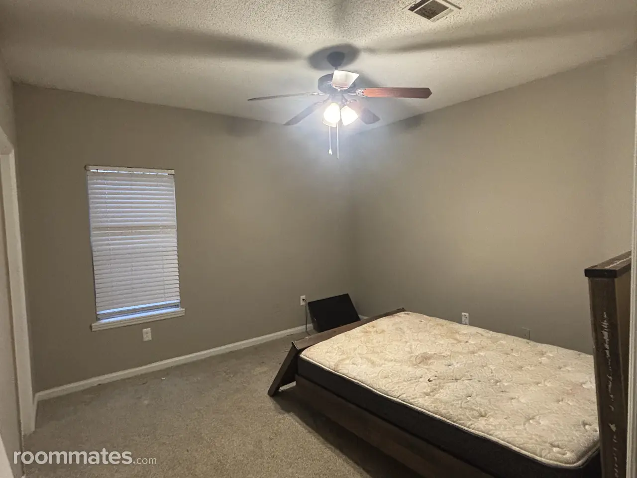 Profile photo 1 of 16