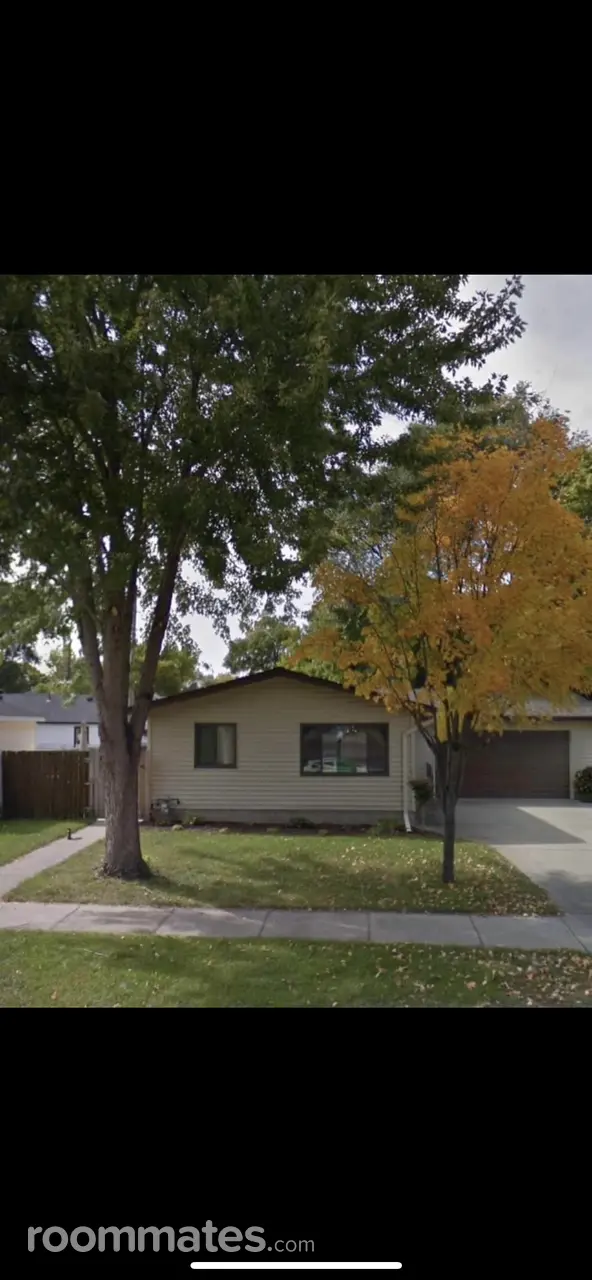 Profile photo 3 of 4