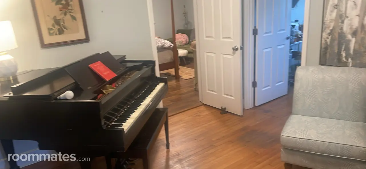 Profile photo 4 of 7