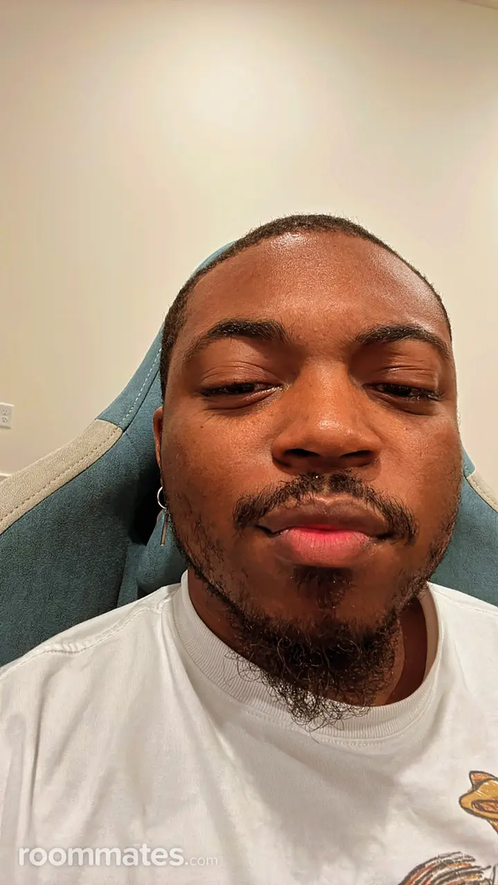 Profile photo 1 of 1