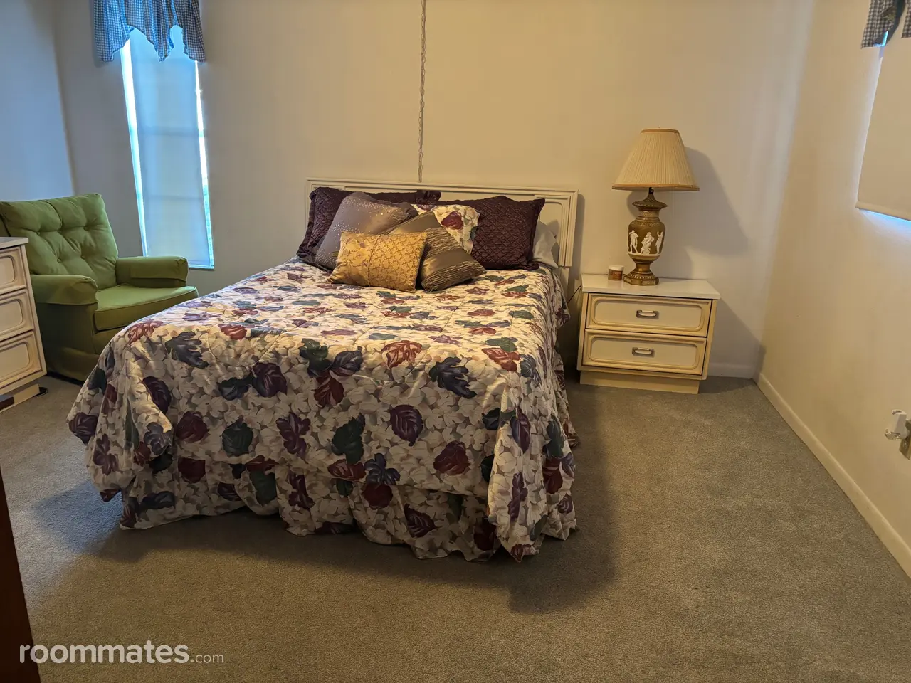 Profile photo 1 of 4