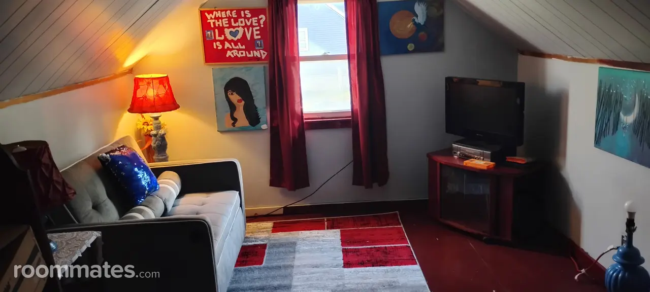 Profile photo 7 of 17