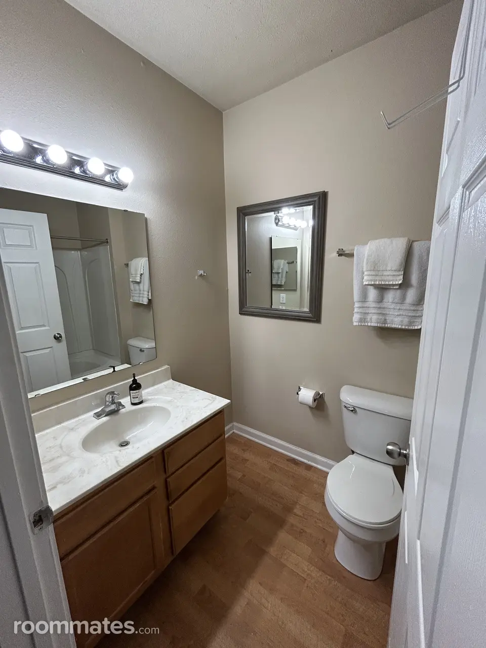 Profile photo 8 of 11