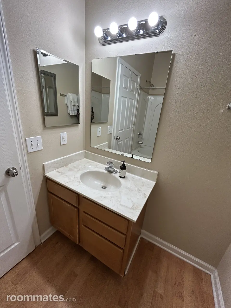 Profile photo 9 of 11