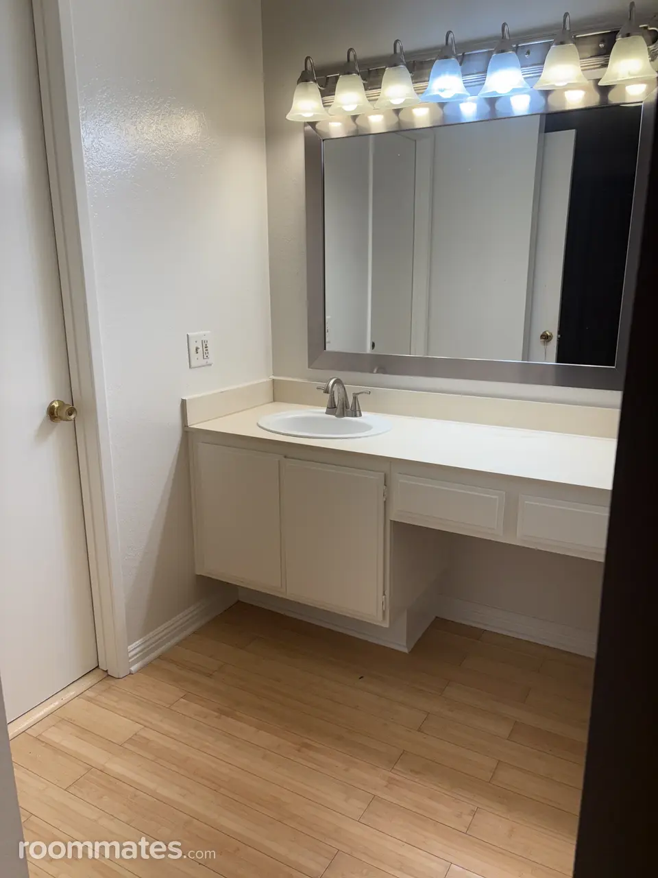 Profile photo 3 of 9