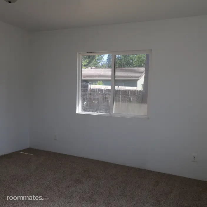 Room for rent in Fresno, CA $650, house