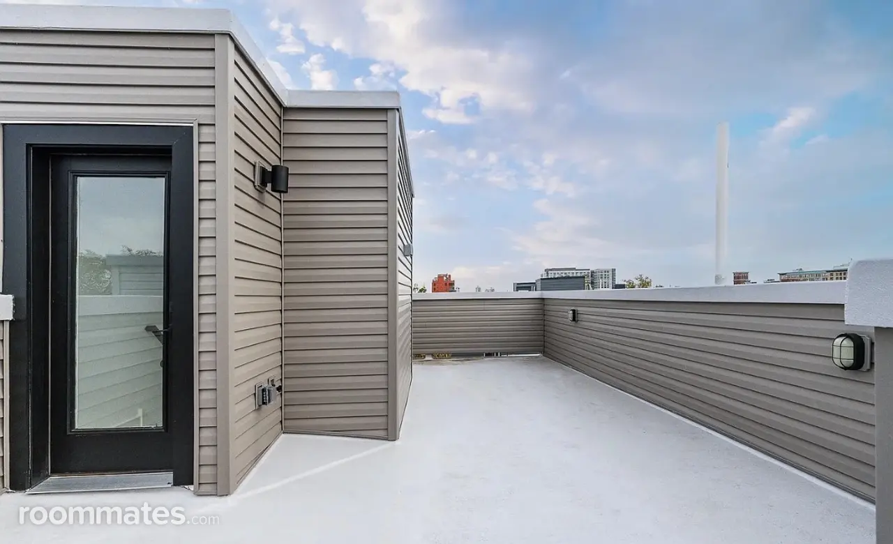 Profile photo 3 of 17