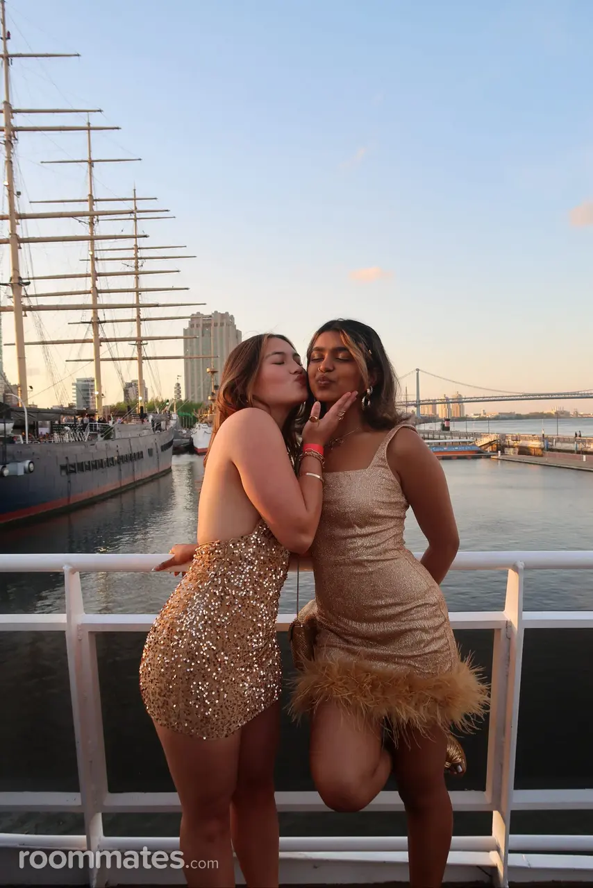 Profile photo 11 of 17