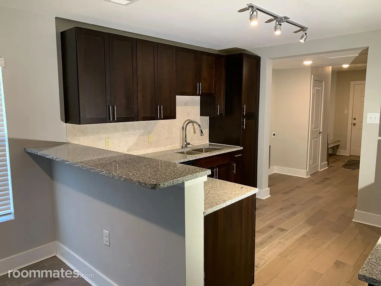 Profile photo 5 of 11