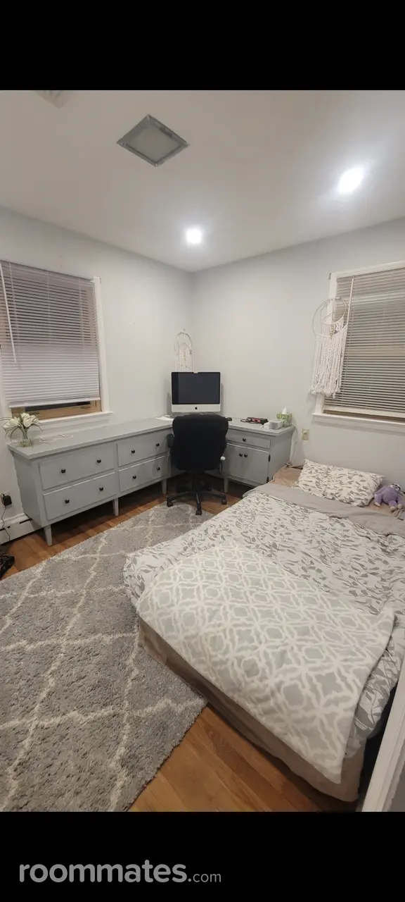 Profile photo 1 of 2