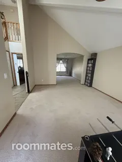 Room for rent in Hillsboro, OR $1000, house