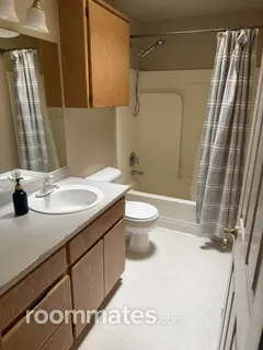 Room for rent in Hillsboro, OR $1000, house