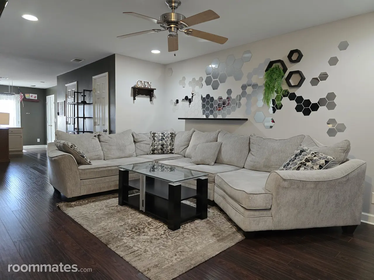 Profile photo 1 of 10