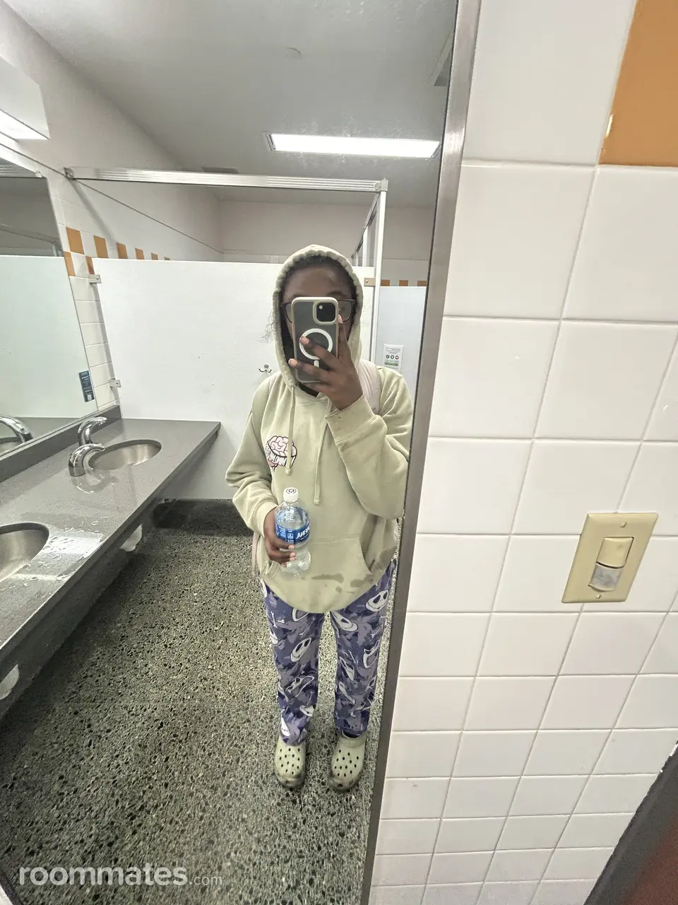 Profile photo 13 of 16