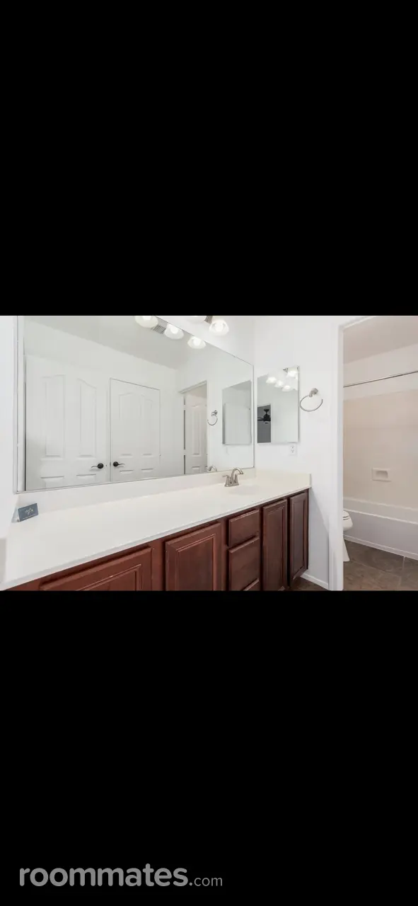 Profile photo 4 of 7