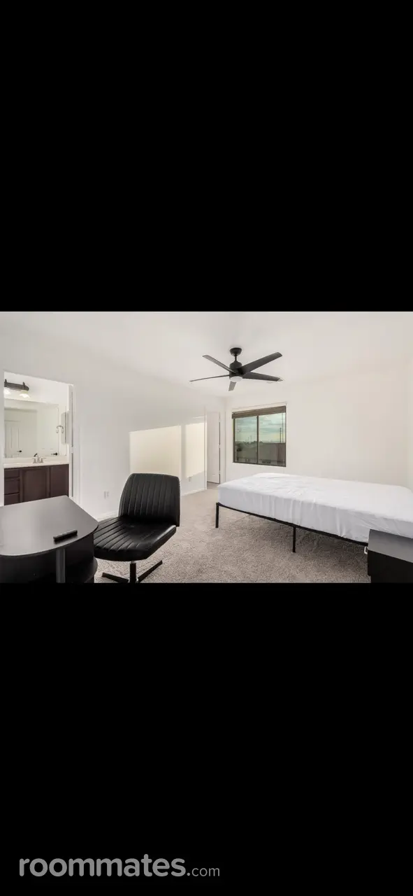 Profile photo 3 of 7