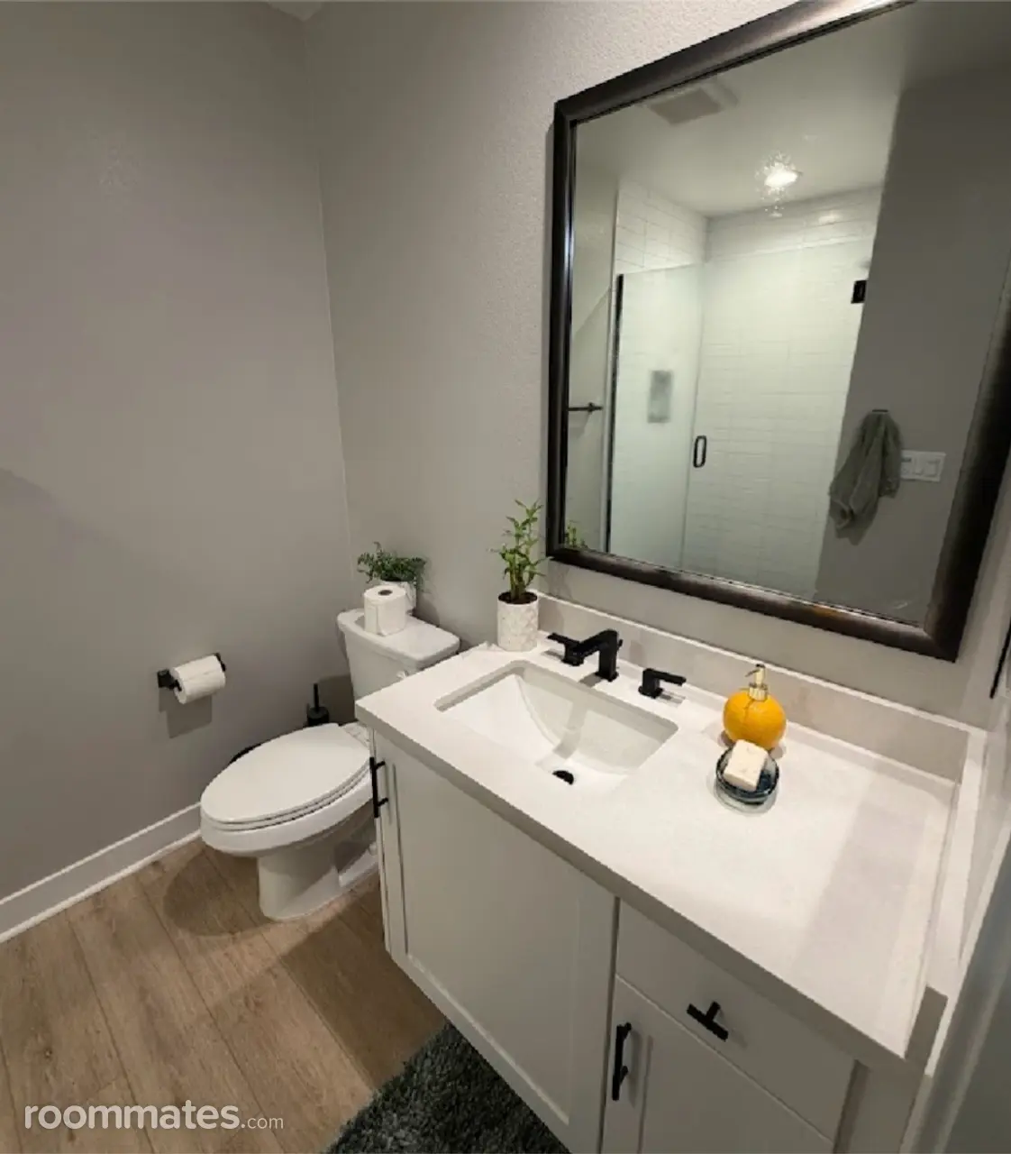 Profile photo 9 of 10