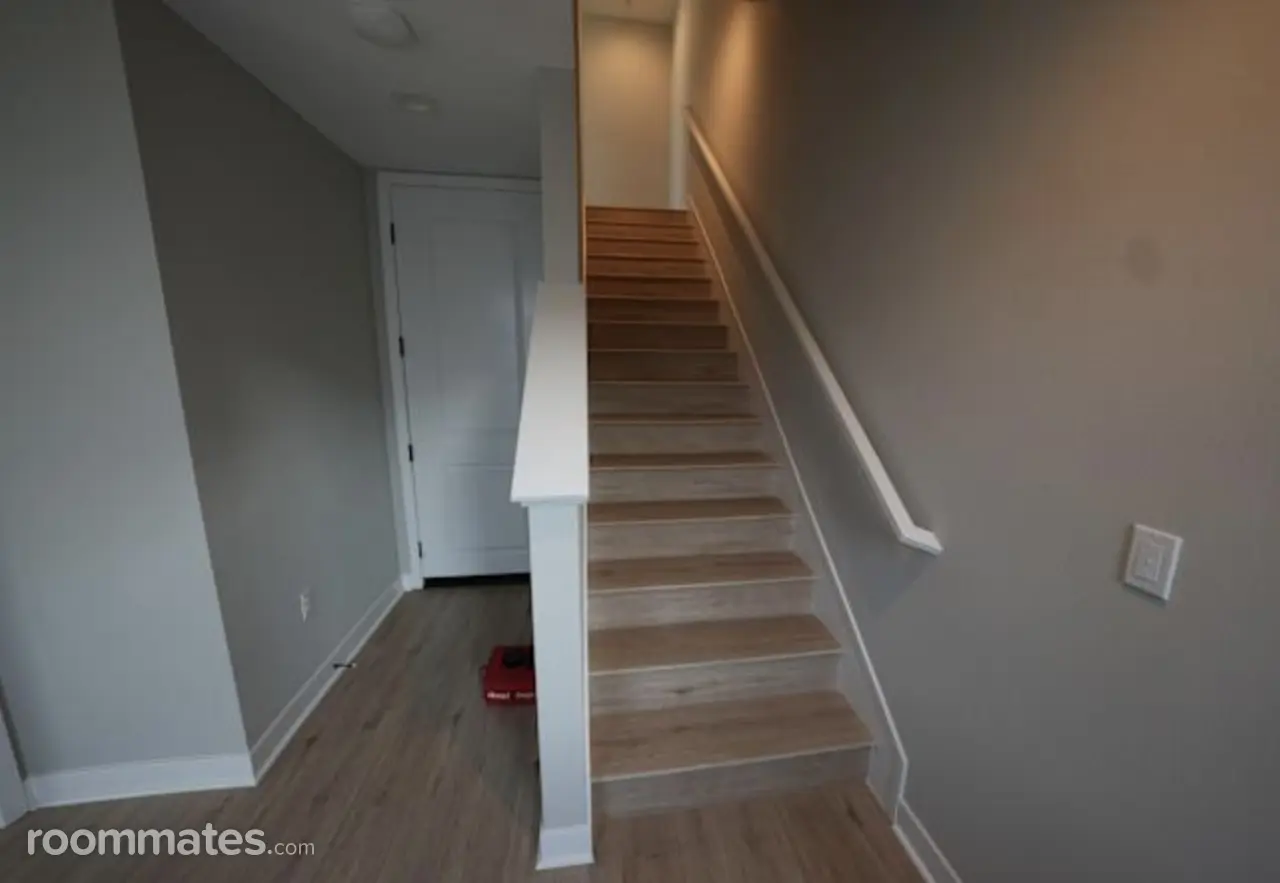 Profile photo 3 of 10