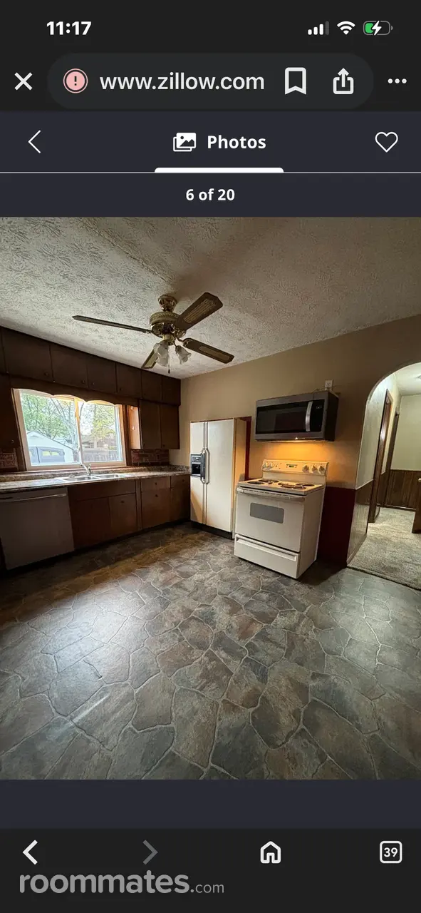 Profile photo 6 of 10