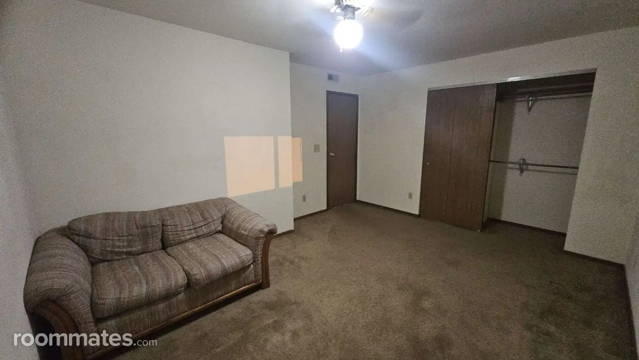 Profile photo 3 of 10