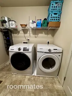 Room for rent in Tumwater, WA $975, house